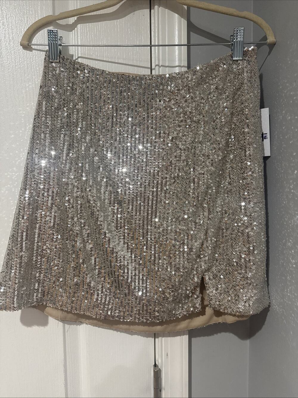 NWT Vylette Sequin Sparkly Glitter Mini Skirt Size L Gold Champagne Color Glam